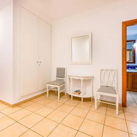 בית נופש Abora 1 - By Interhome *